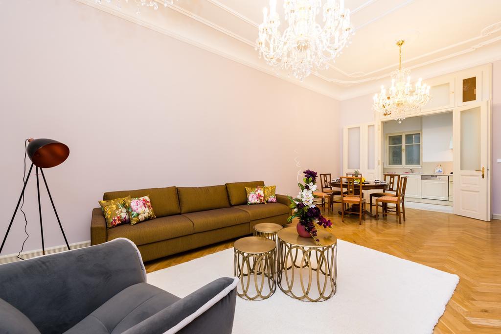 Grand Central Residence By Tkc Prague Exterior photo