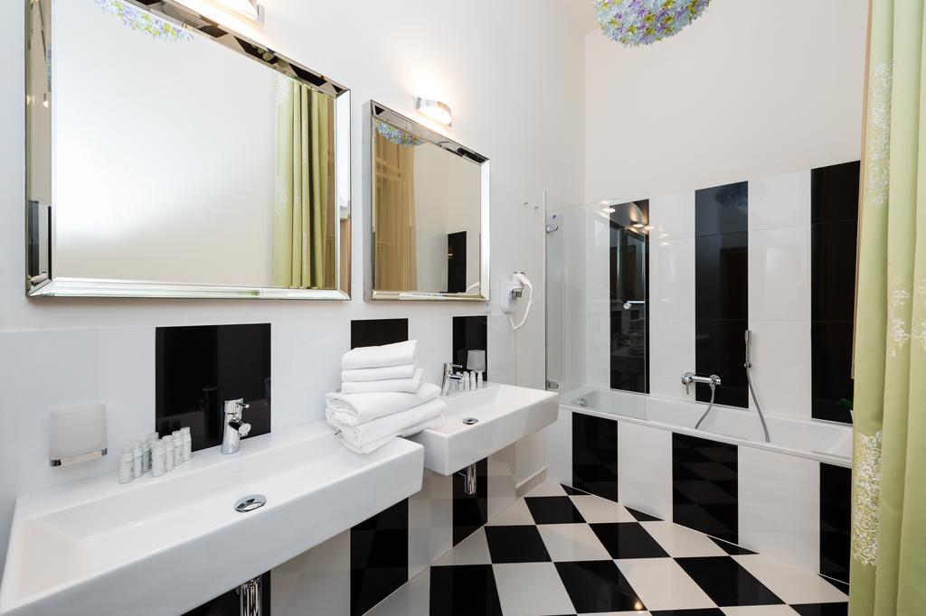 Grand Central Residence By Tkc Prague Exterior photo