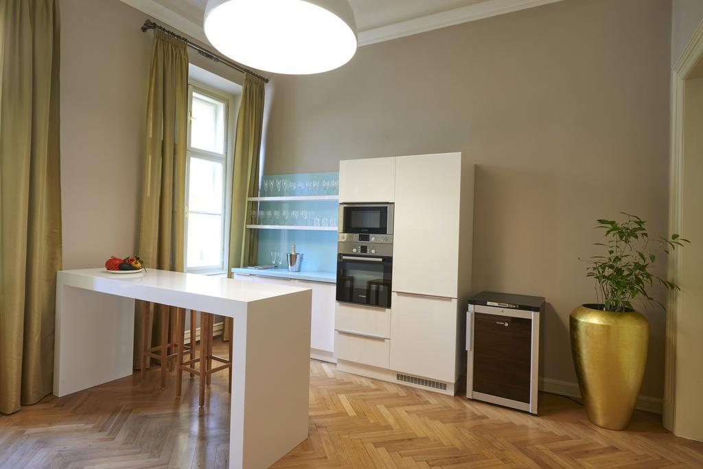 Grand Central Residence By Tkc Prague Exterior photo